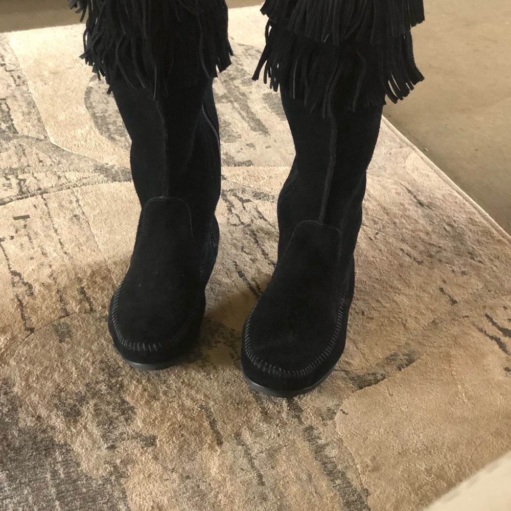 MINNETONKA BOOTS
